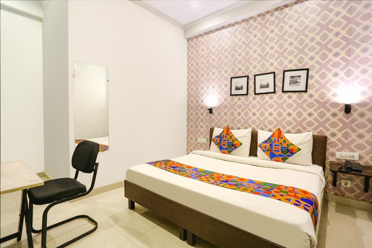 Hotel Novel Suites Neu-Delhi Exterior foto