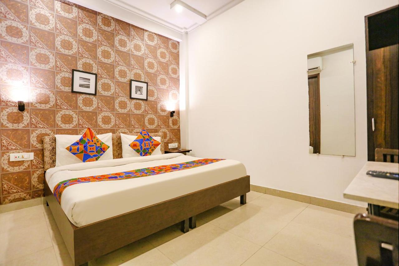 Hotel Novel Suites Neu-Delhi Exterior foto