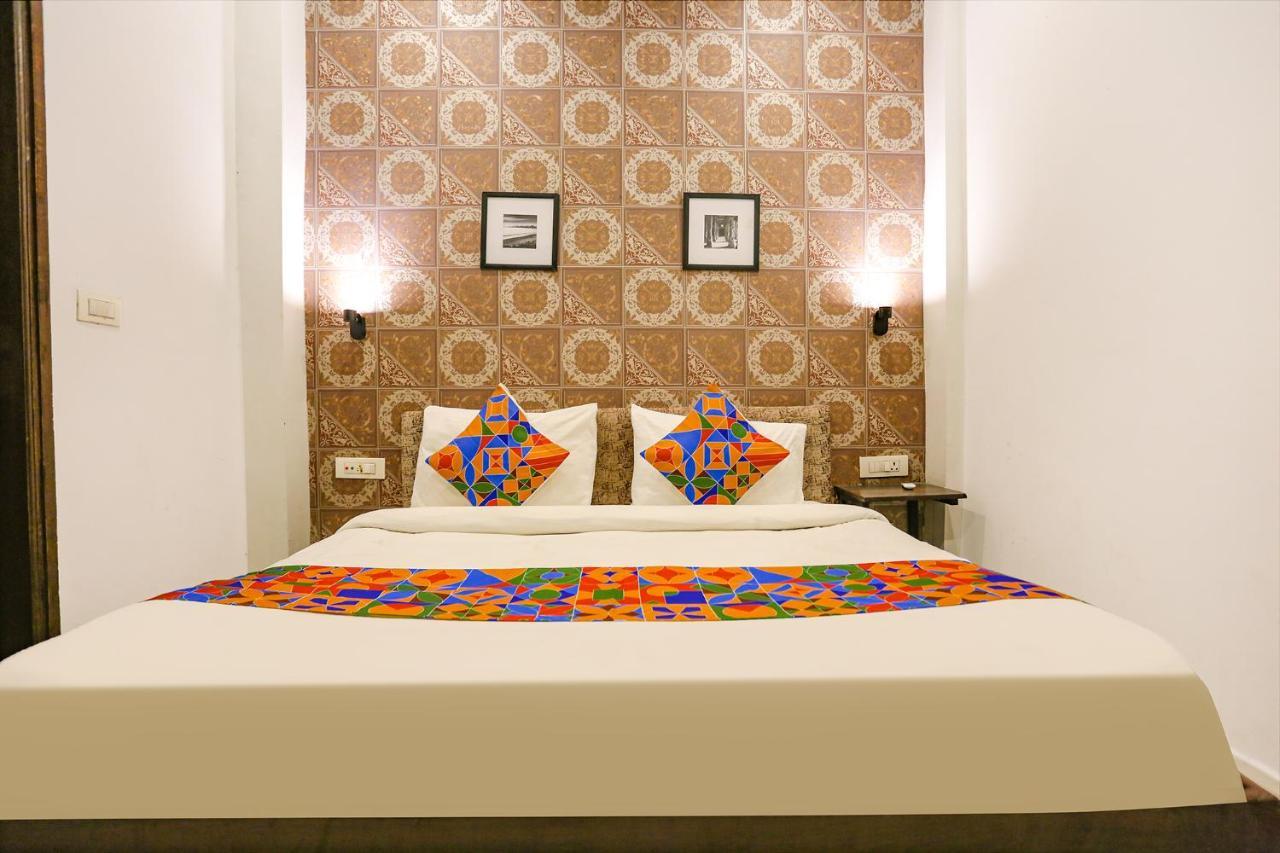 Hotel Novel Suites Neu-Delhi Exterior foto